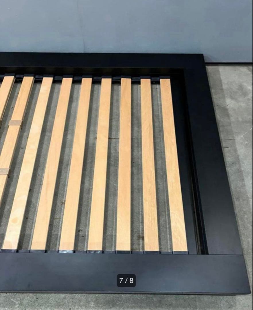 Cassinaカッシーナ 「TAM/タム」　セミダブルサイズベッドフレーム②