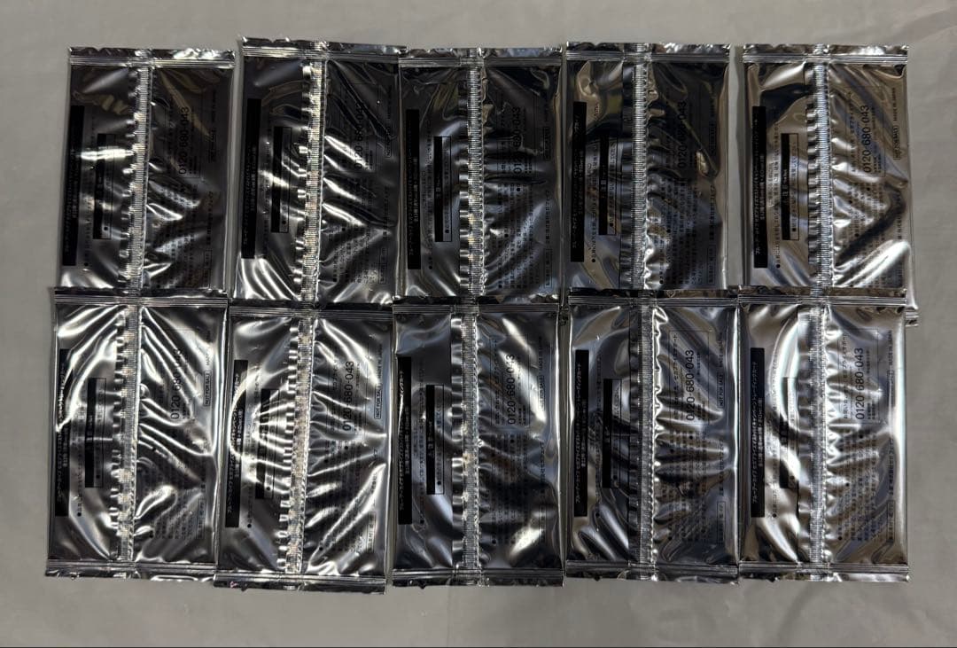 ブルーアーカイブ　9体　トレーディングカード未開封10枚