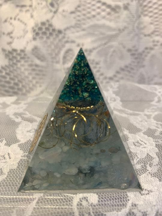 ピラミッドパワースト－ン❤️妖精と宇宙❤️‼️5cm