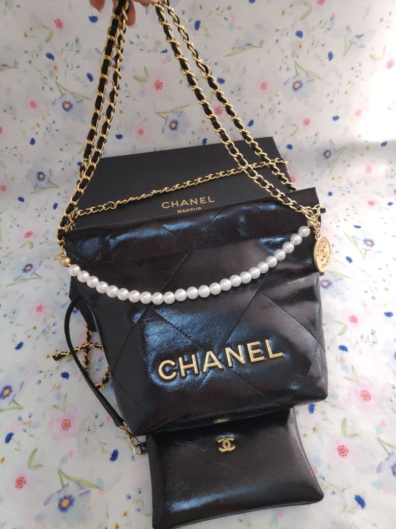 即納！CHANEL ノベルティ ショルダーバッグ パールチェーン ポーチ付き