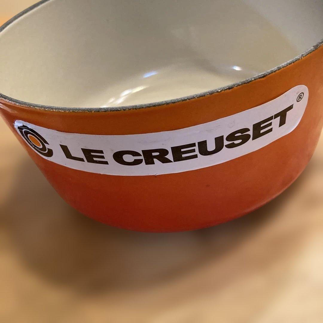 未使用　LE CREUSET オレンジ 両手鍋 16センチ　おまけ付き