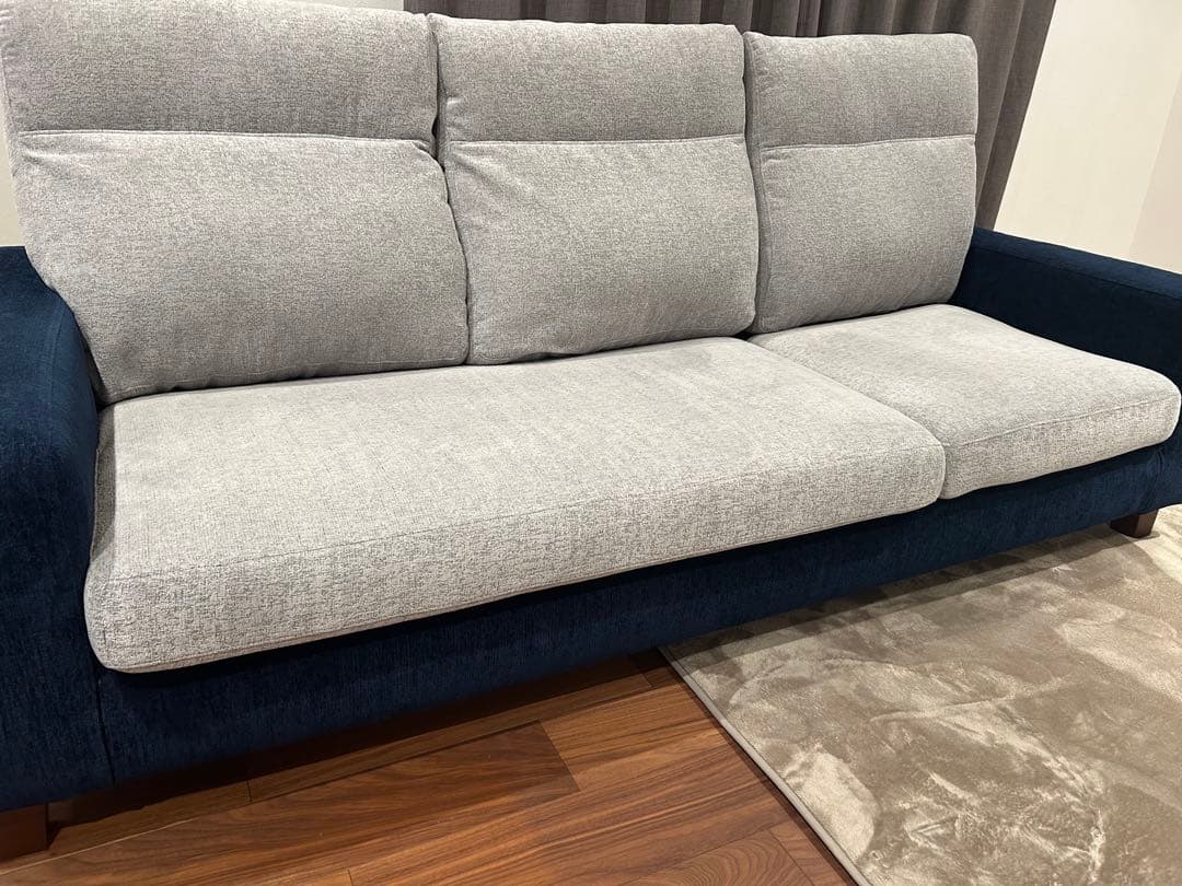 東京インテリア　3人掛けソファ