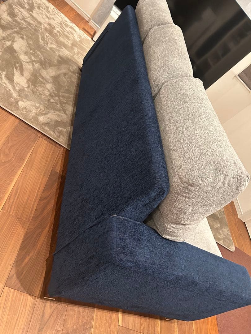 東京インテリア　3人掛けソファ