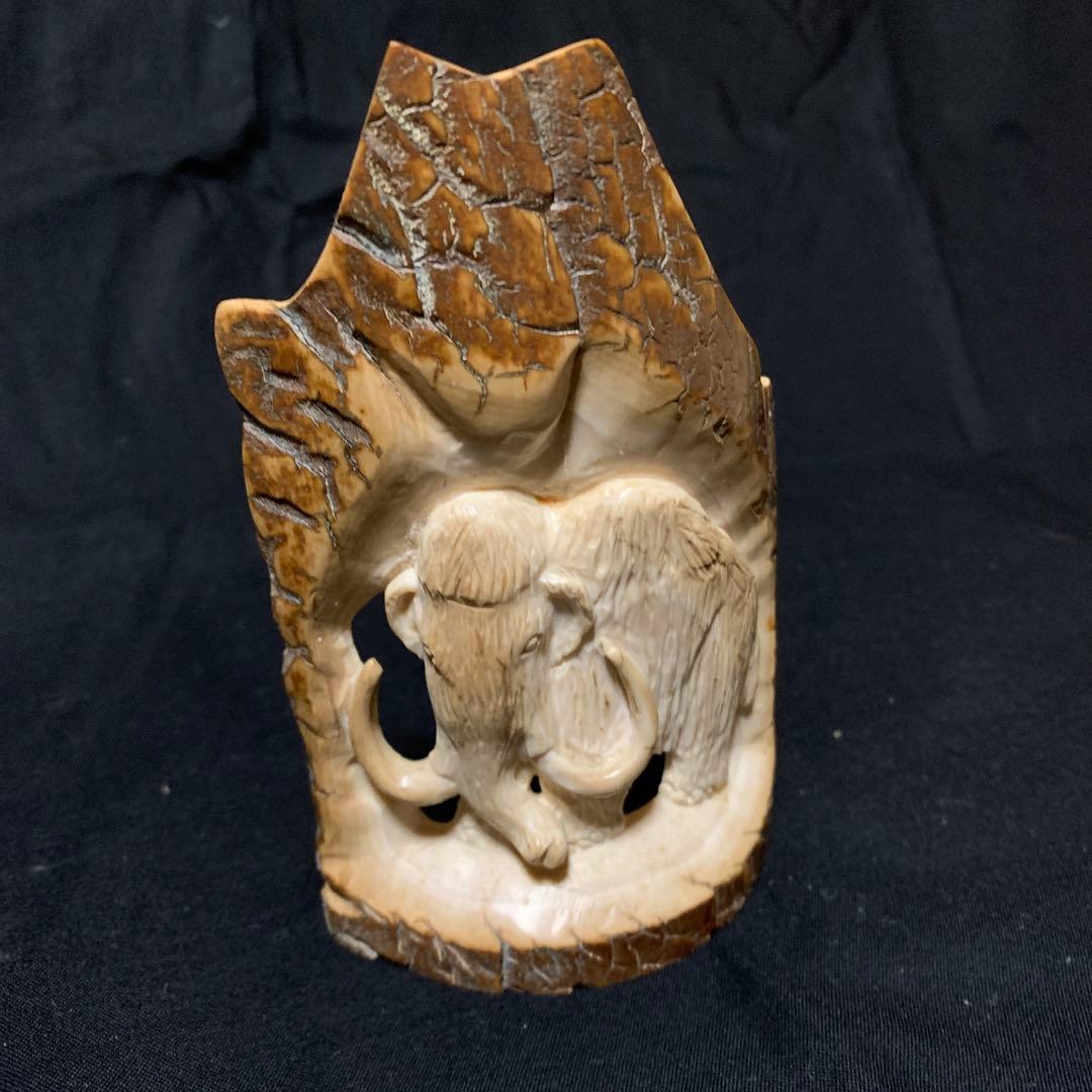 マンモスの牙にマンモスの彫刻 古美術 年代物