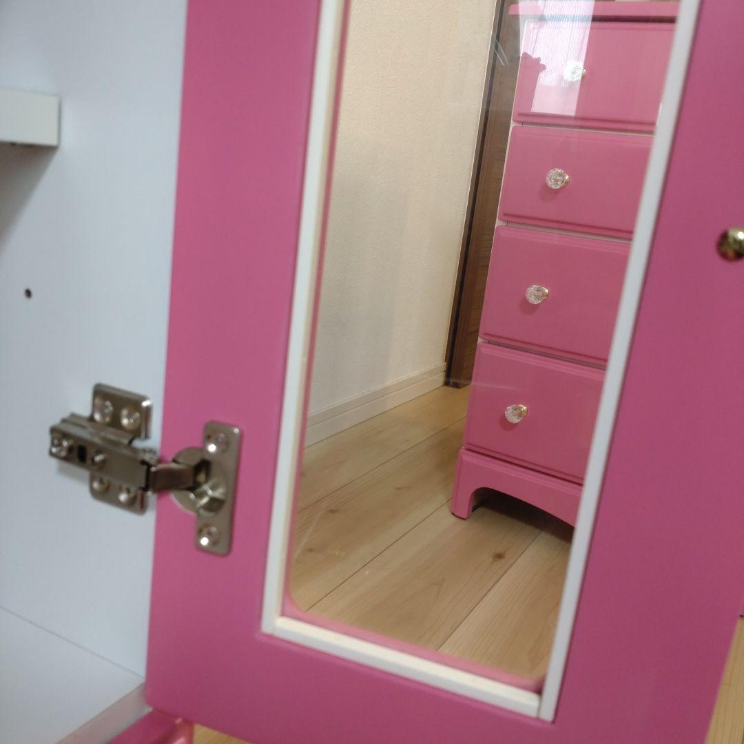 ピンキーライティング　アルファタカバ　ピンクの木製収納キャビネット　棚 収納