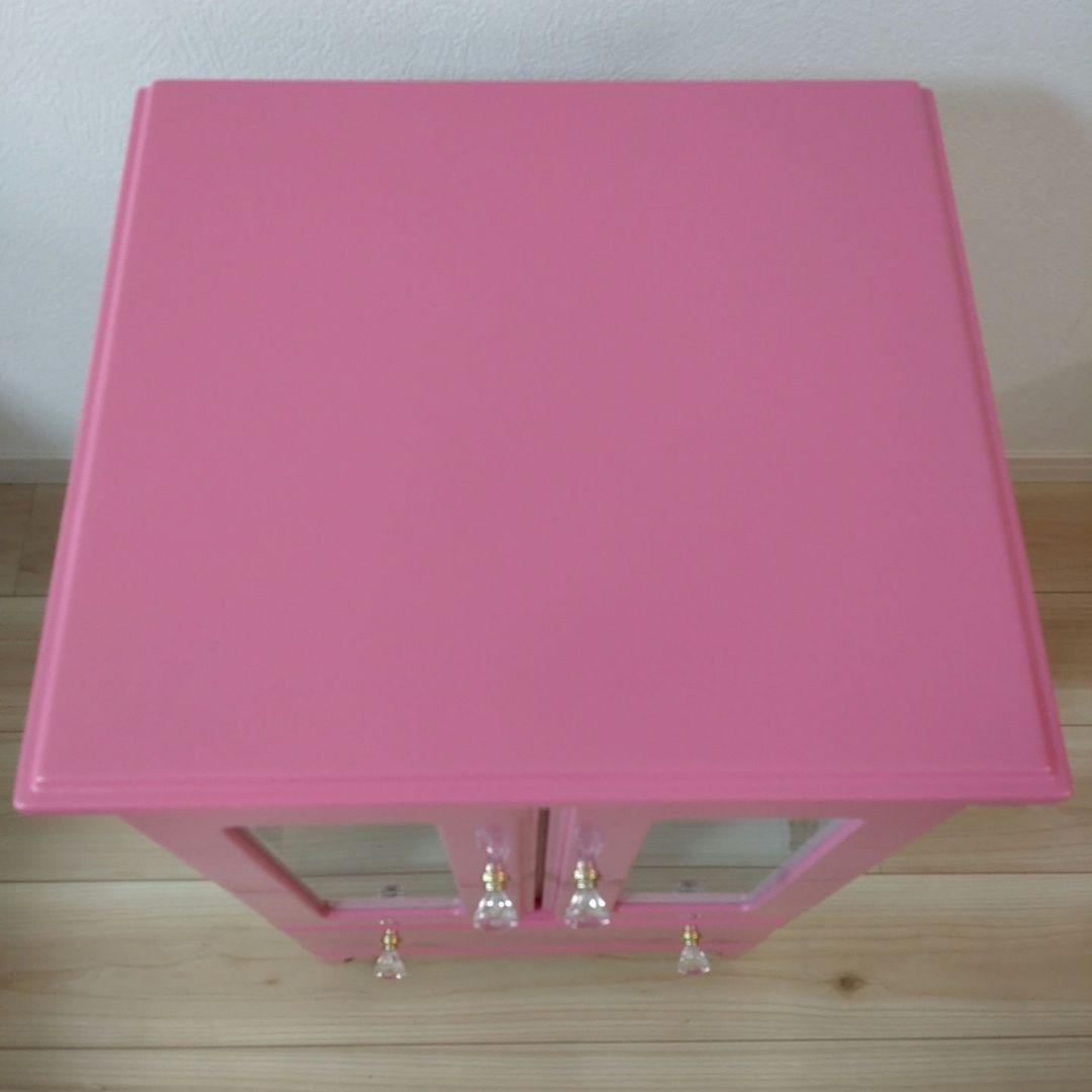 ピンキーライティング　アルファタカバ　ピンクの木製収納キャビネット　棚 収納