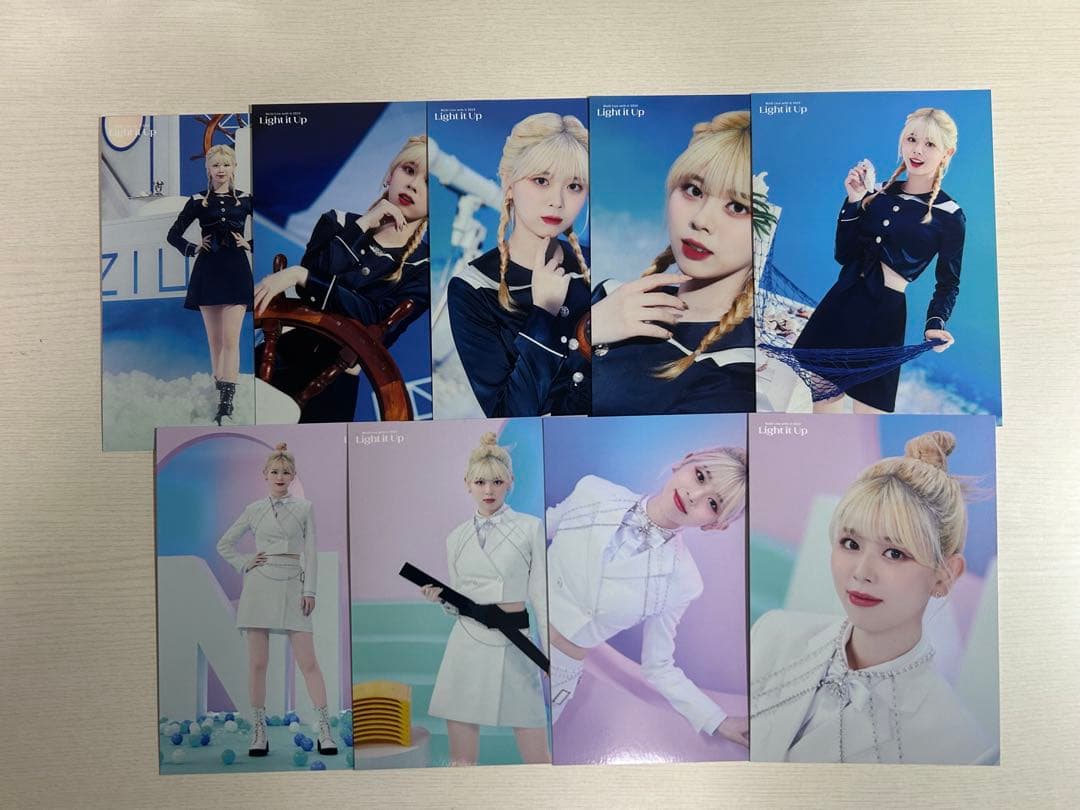 NiziU Light it up ラントレ セット - メルカリ