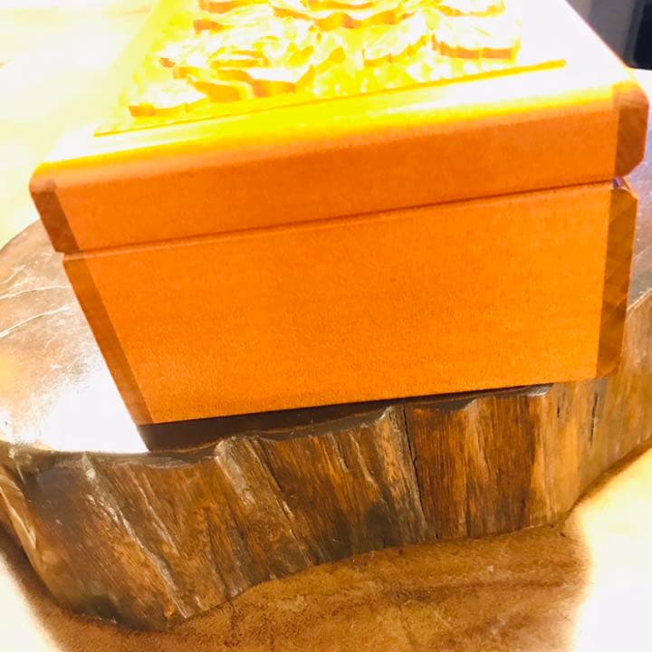 値下げ中 オルゴール 木製小物入れ バラの彫刻 君をのせて - メルカリ