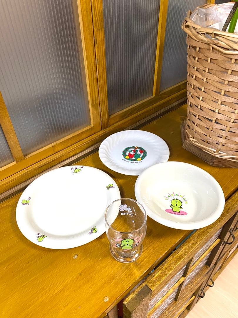 ドムドムバーガーKONNA KO IRUKANAお皿・クリスマス皿・サラダボウル