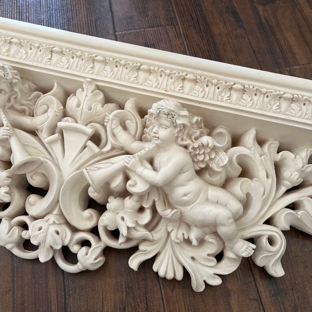 k754r122 ラッパを吹く天使 壁掛けシェルフ エンジェルレリーフ ホワイト