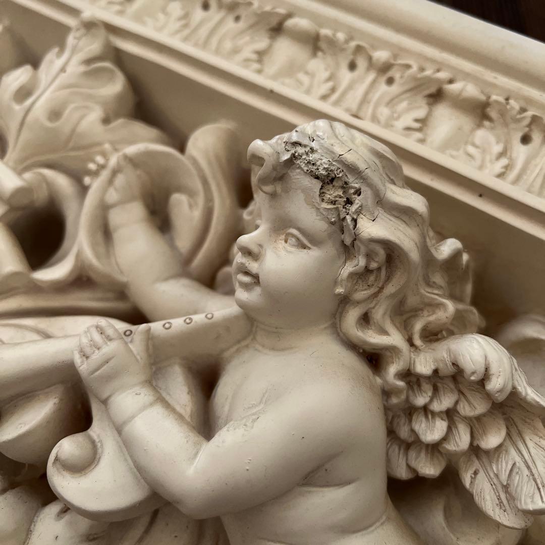 k754r122 ラッパを吹く天使 壁掛けシェルフ エンジェルレリーフ ホワイト