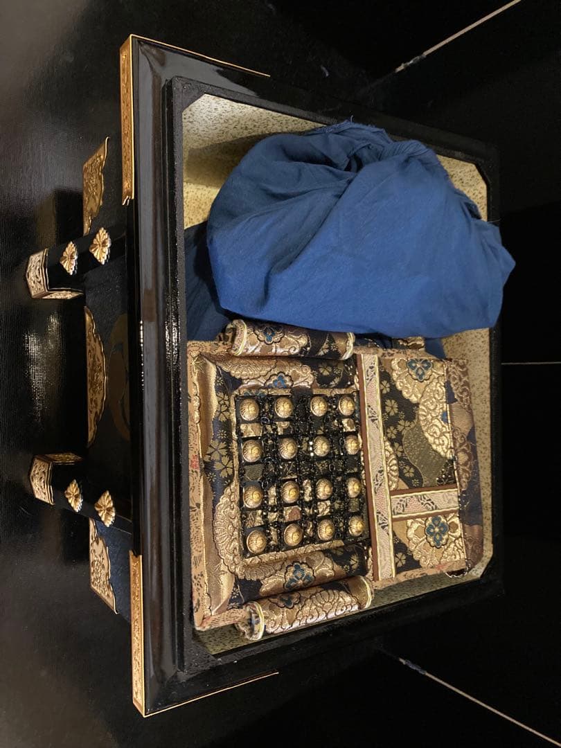 超美品　五月人形　鎧兜　一式　彫金　格式高い　仕上げ　破魔弓もお付けします