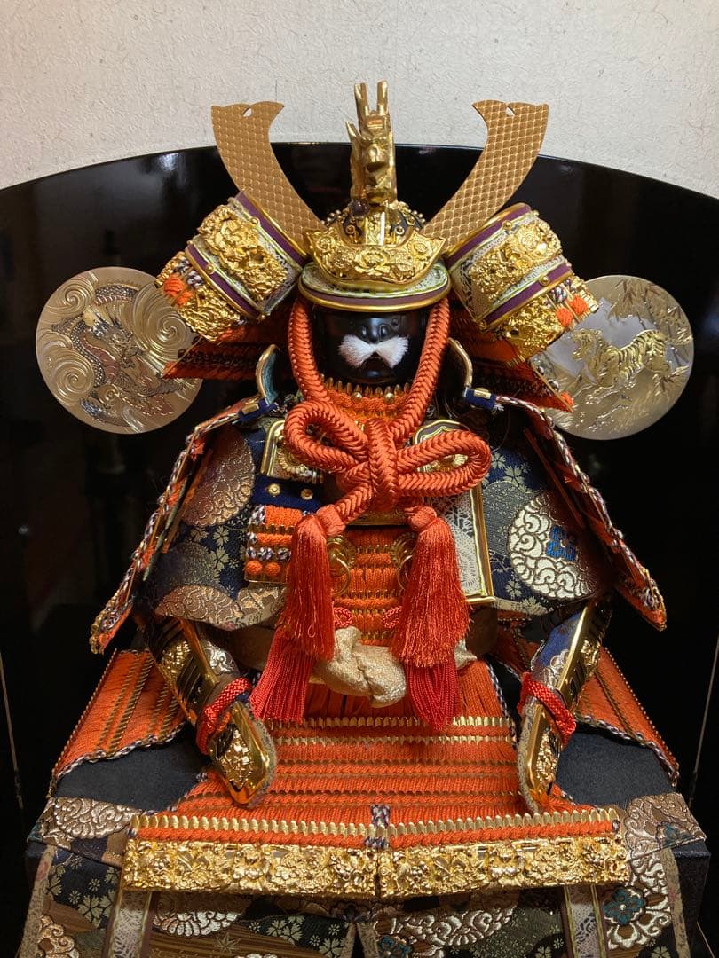 超美品　五月人形　鎧兜　一式　彫金　格式高い　仕上げ　破魔弓もお付けします