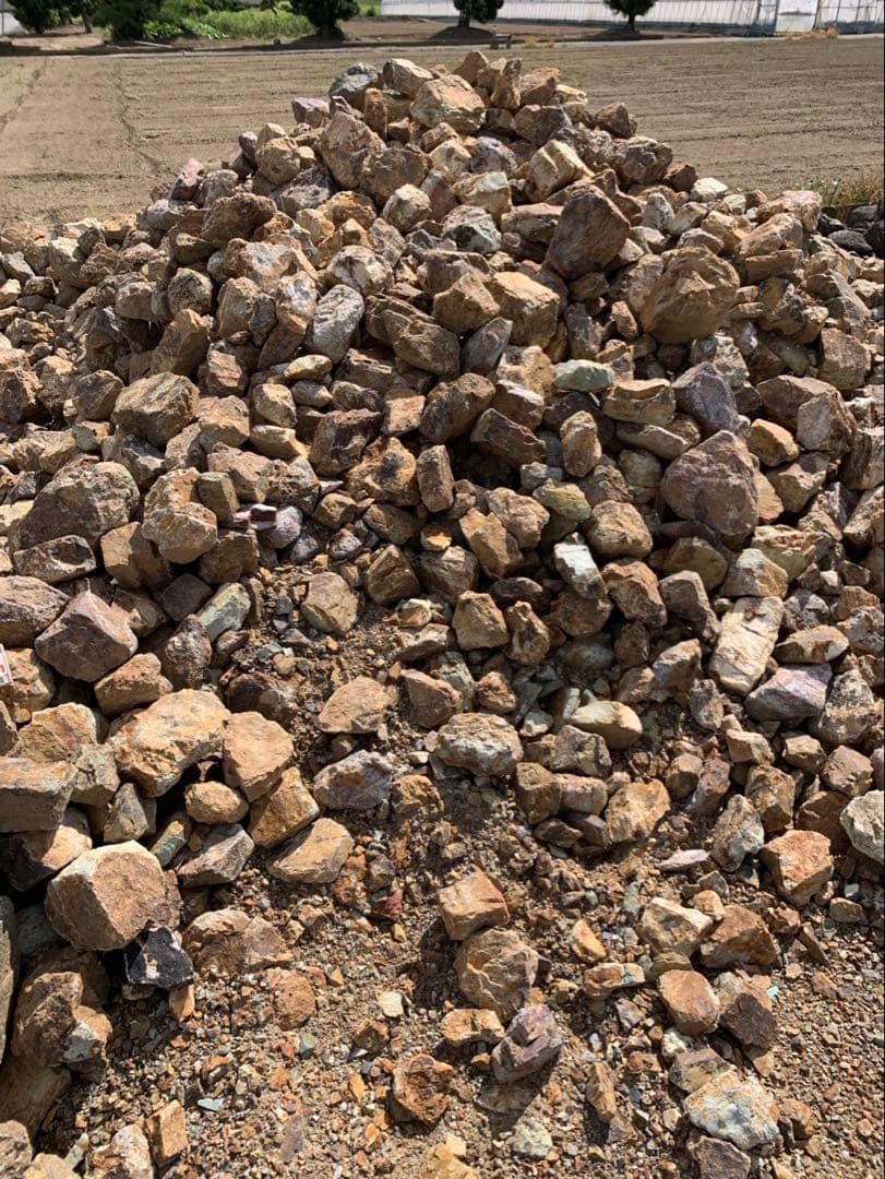 岐阜石　チャート割栗　50-150サイズ　　　300kg 引取限定