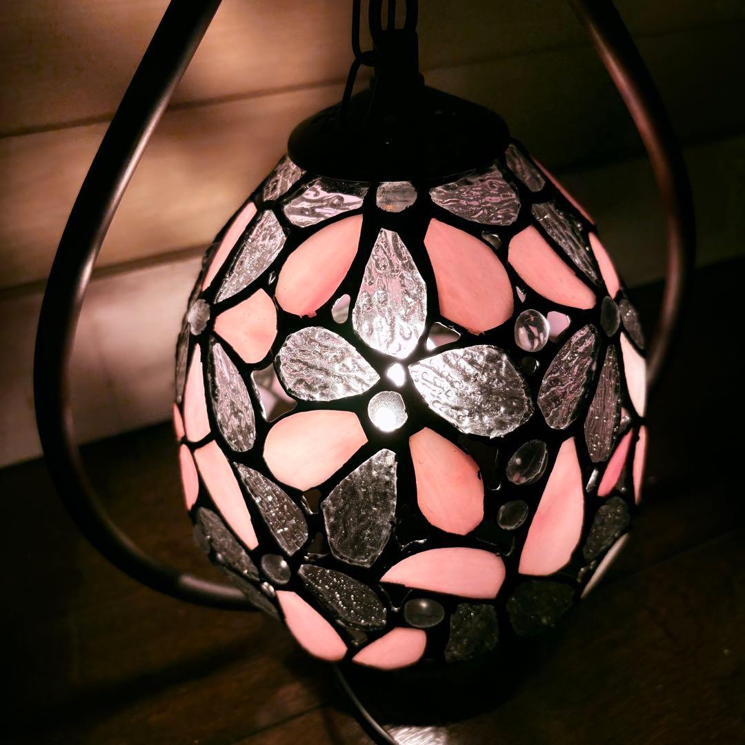 新品未使用　ピンク　ステンドランプ　ステンドガラス　吊り下げ型　桜　ハナハナ