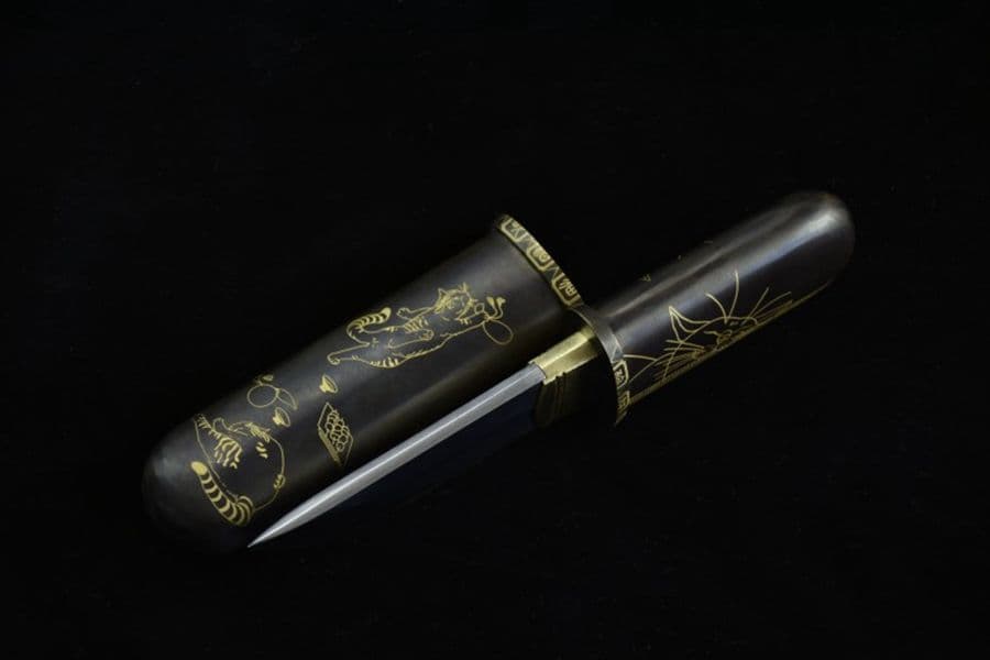 1本 古兵器   武具　刀装具　日本刀　模造刀  短刀 画橋蕭1