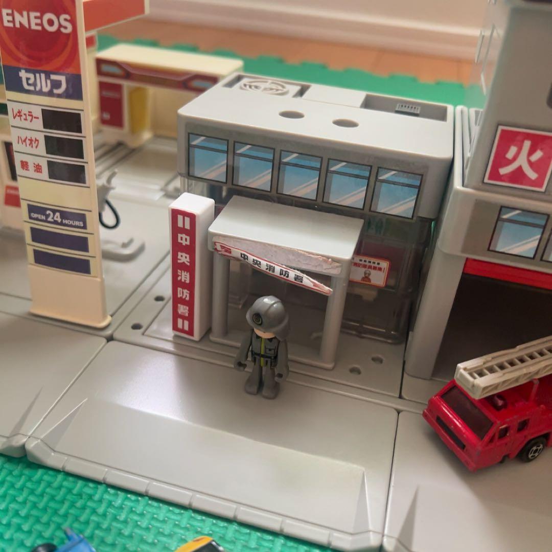 TOMICAトミカENEOSガソリンスタンド警察署消防署信号機ミニカーまとめ