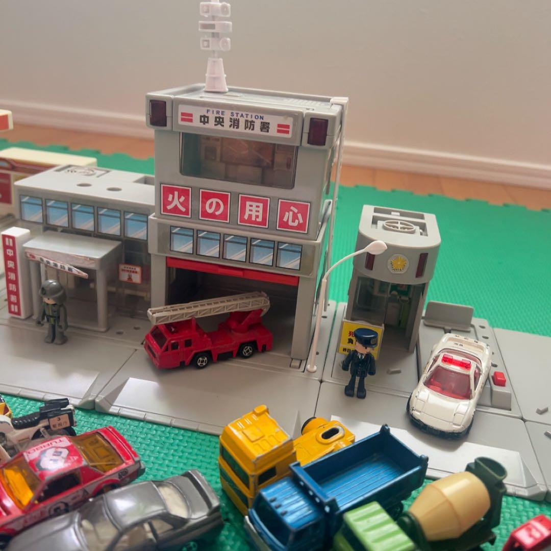 TOMICAトミカENEOSガソリンスタンド警察署消防署信号機ミニカーまとめ