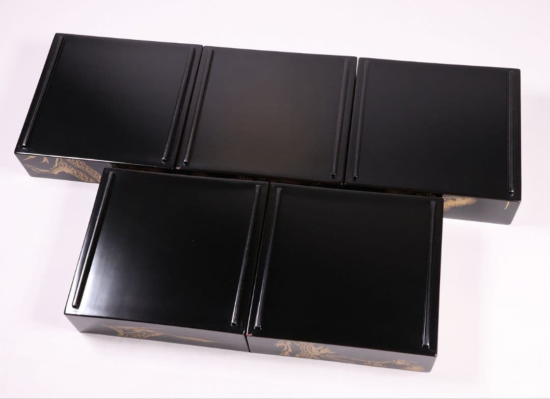 輪島塗 森漆器店 沈金 丸に蔦家紋 松竹梅 五段重箱 黒 朱 木製【MB57