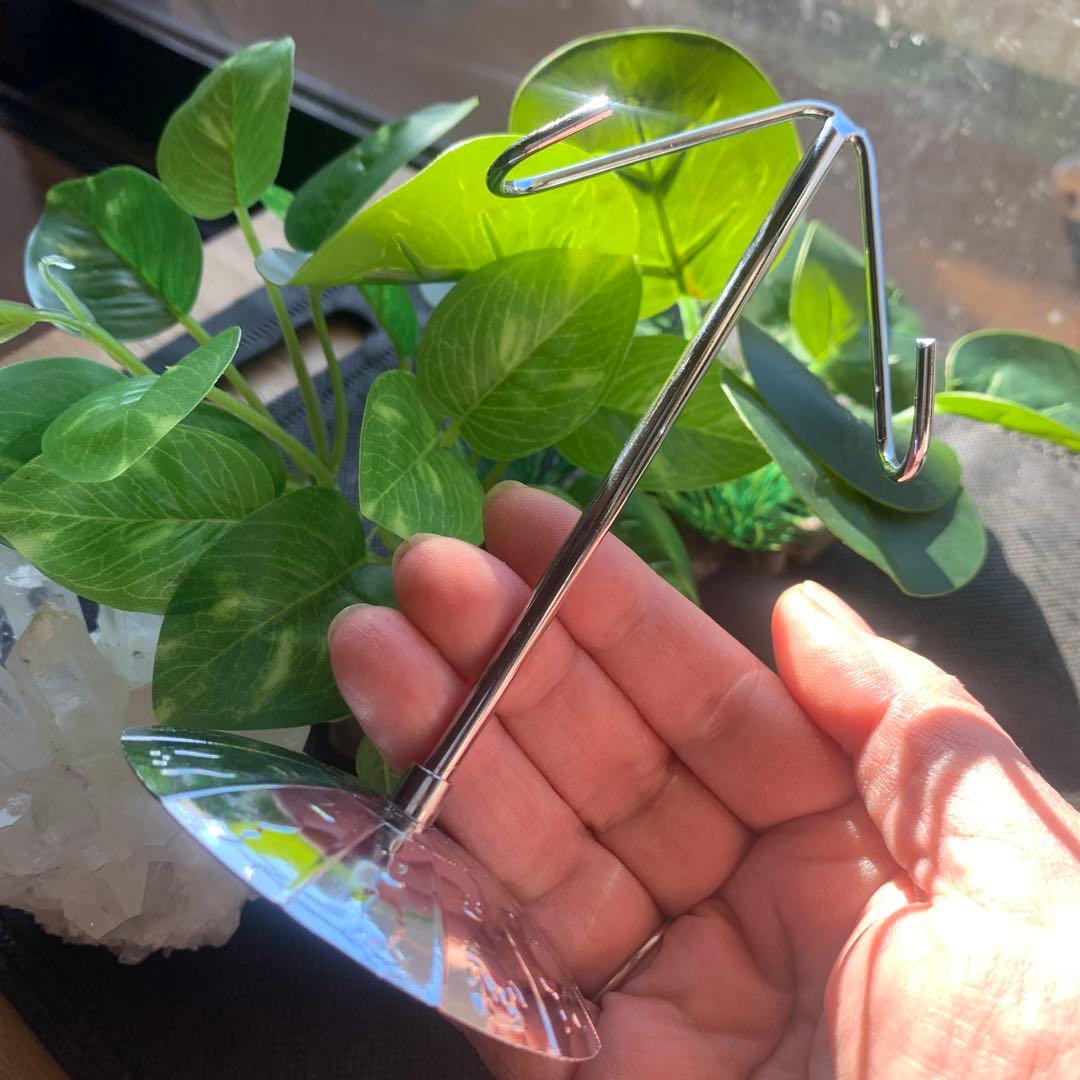 クリアクォーツ　ムーン　水晶の大きな三日月　お月さま　台座付き　天然石置物　水晶