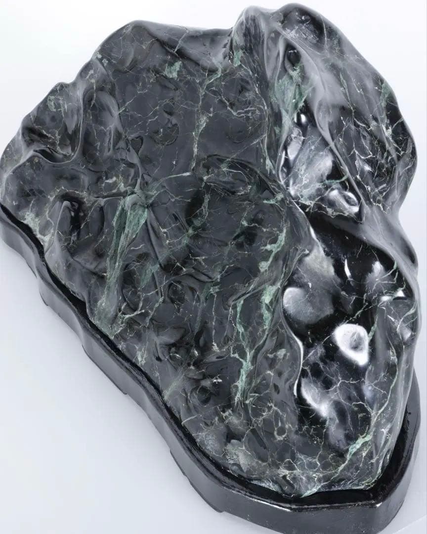 黒蛇紋石 黒翡翠 ネフライト 鑑賞石 超大型21.7kg 台座付 水石 天然石