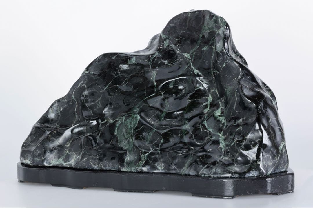 黒蛇紋石 黒翡翠 ネフライト 鑑賞石 超大型21.7kg 台座付 水石 天然石