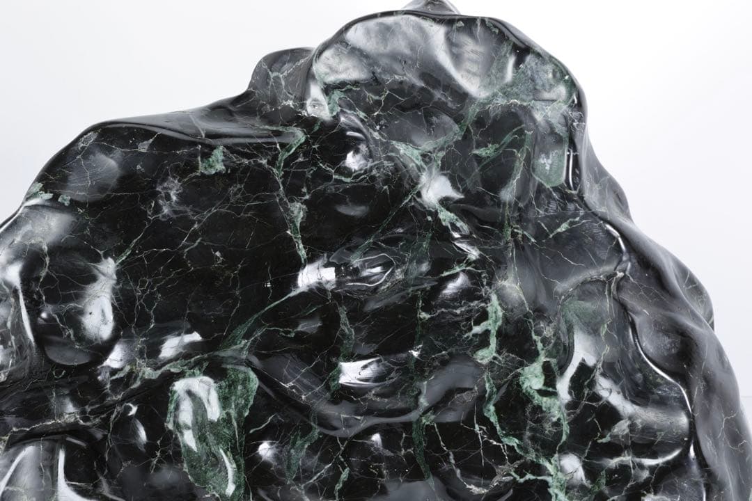 黒蛇紋石 黒翡翠 ネフライト 鑑賞石 超大型21.7kg 台座付 水石 天然石