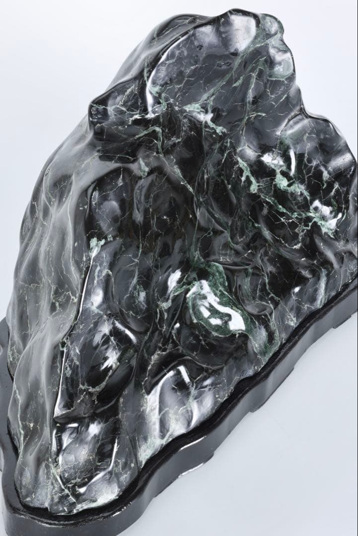 黒蛇紋石 黒翡翠 ネフライト 鑑賞石 超大型21.7kg 台座付 水石 天然石