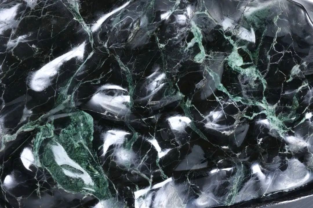 黒蛇紋石 黒翡翠 ネフライト 鑑賞石 超大型21.7kg 台座付 水石 天然石