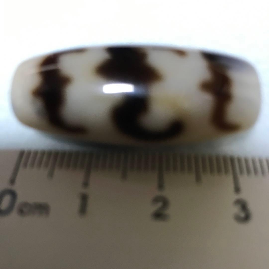 超激レア珍品‼︎ 小盧至純　初期の白五福臨紋天珠　黒朱砂がはっきり出ている