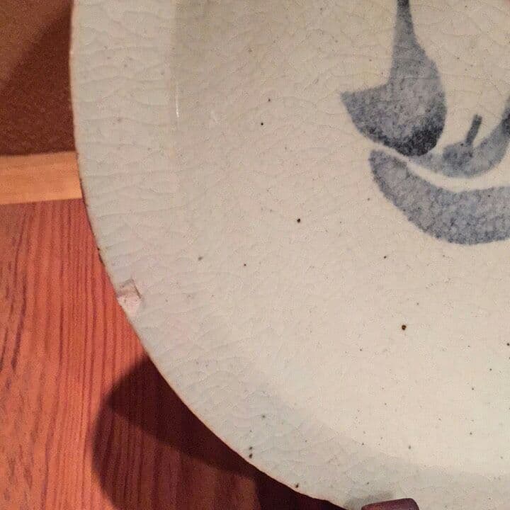 珍品?】白地花図皿（キズあり）