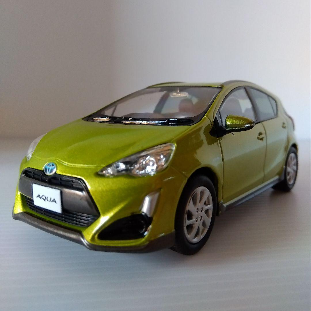 AQUAサンプルカー フレッシュグリーンマイカメタリックX-URBAN - メルカリ