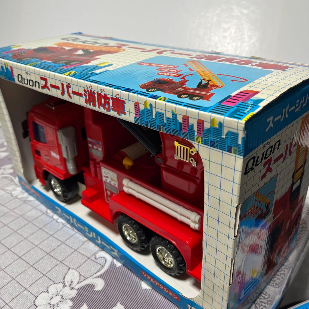 新品 トイコー クオン スーパー 消防車 リアルアクション フリクション