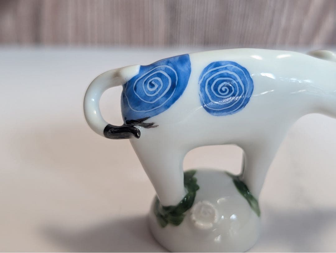 【Meissen マイセン】干支シリーズ　手びねり　フィギュリン　丑　牛　置物
