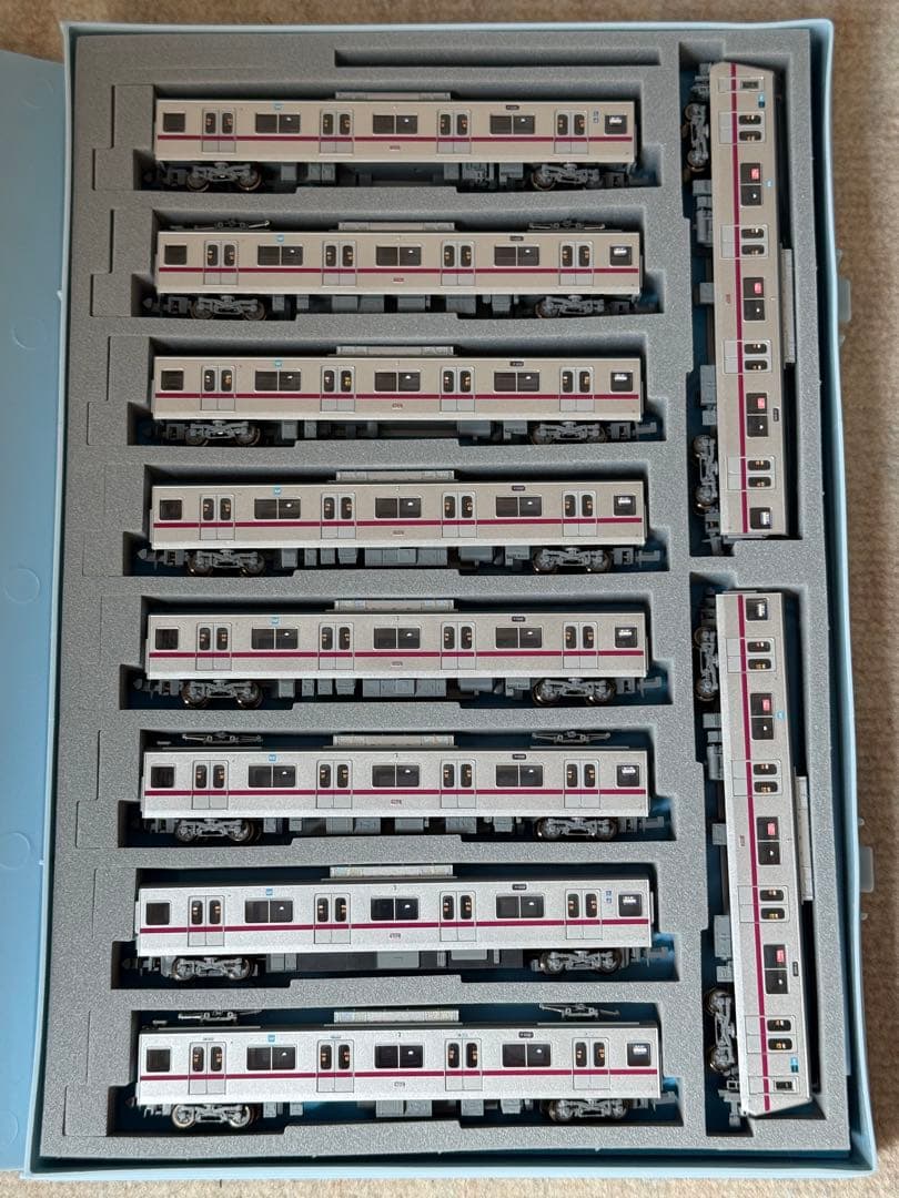 マイクロエース 東京メトロ半蔵門線 8000系改良品 10両 - メルカリ