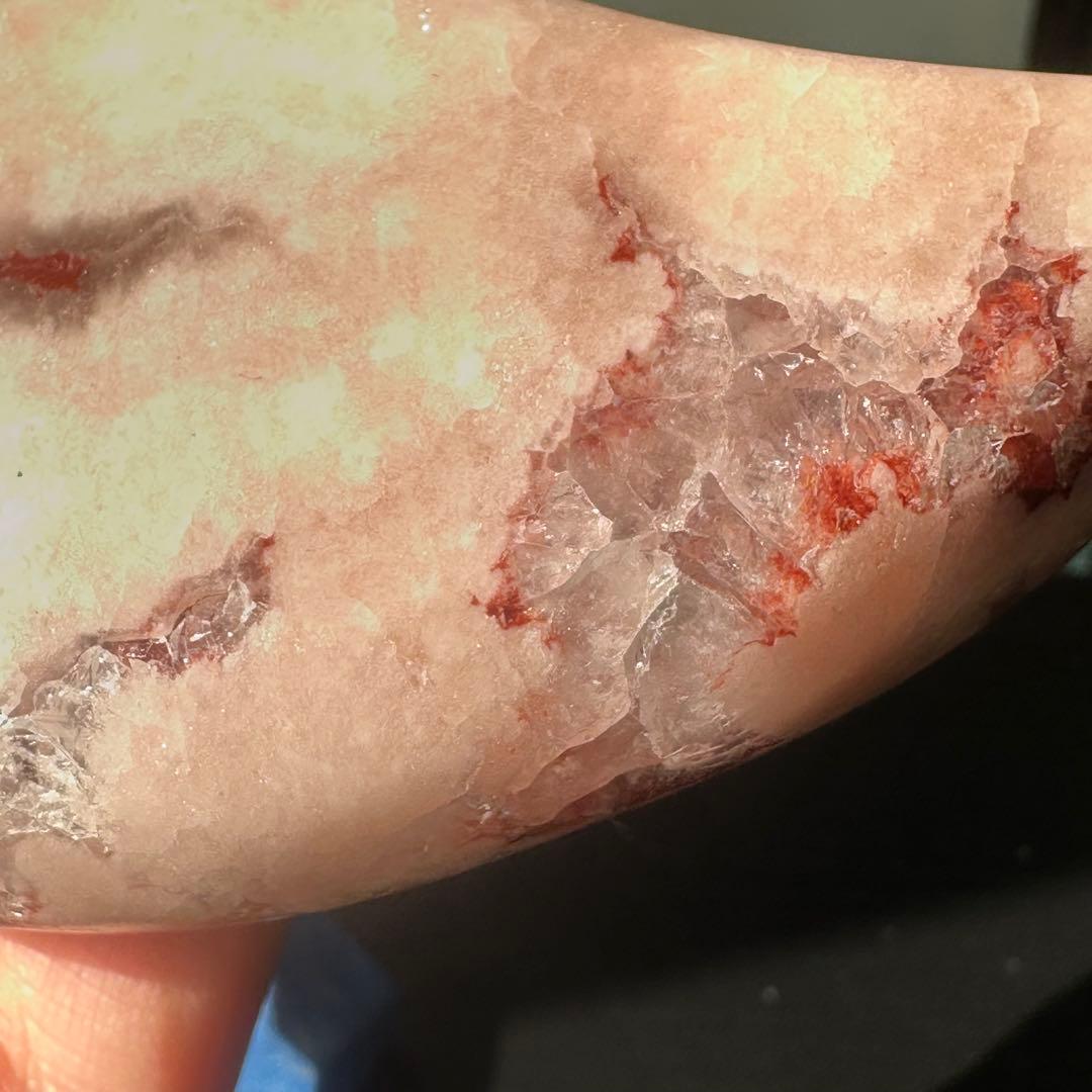 天然石ピンクアメジストの月　置物　台座付きNO.021512