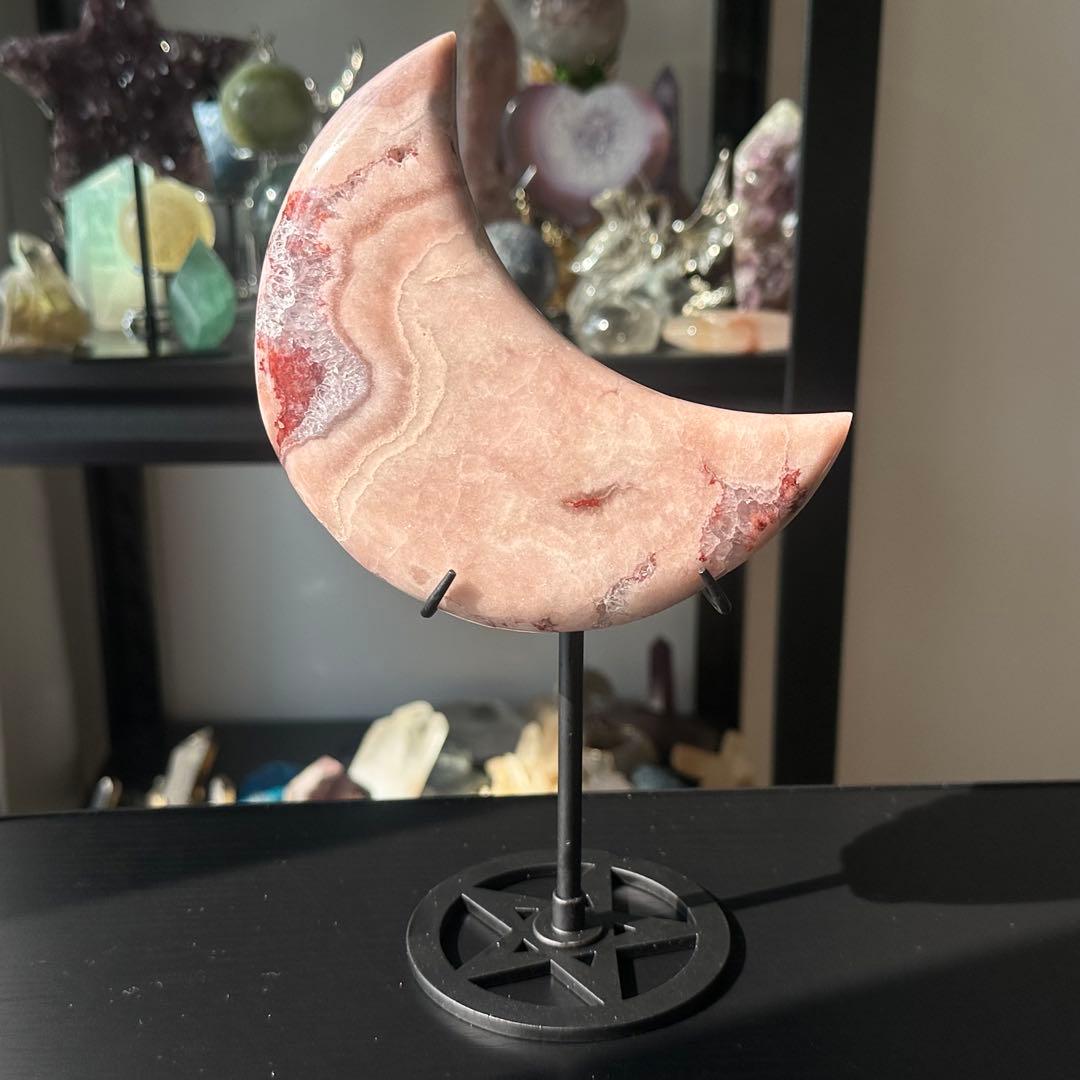 天然石ピンクアメジストの月　置物　台座付きNO.021512