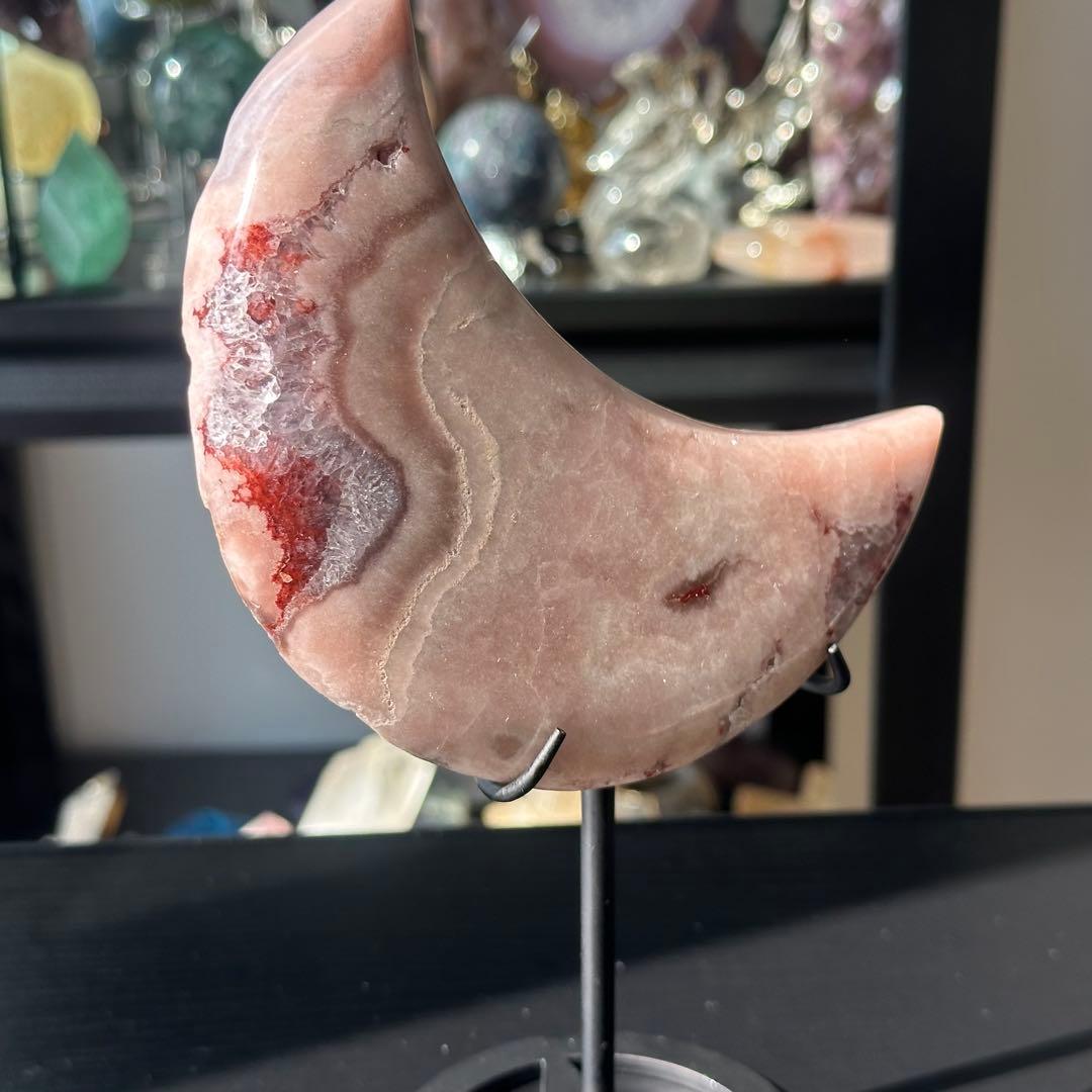 天然石ピンクアメジストの月　置物　台座付きNO.021512