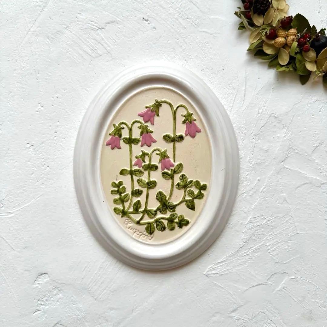 スウェーデンで見つけた【GABRIEL】愛らしいリネアの陶板