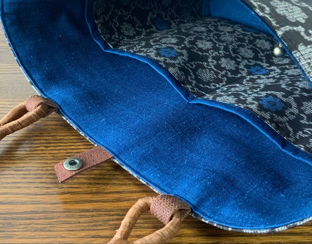 アンティーク大島紬×酒袋　小さな雪輪重ね　リメイク　山葡萄ハンドルバッグ