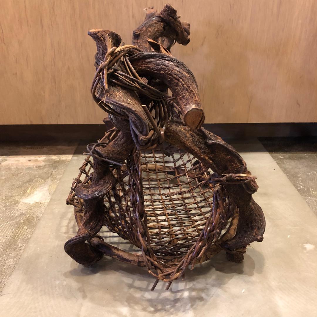 あけび蔓　流木　蔓籠　カゴ　インテリア　木製トレイ　バスケット　小物入　天然木