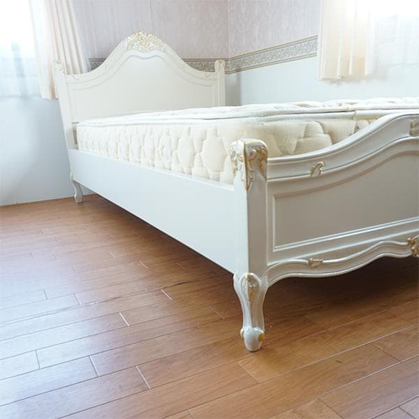 値下げしました！マットレス付 ロココ調 白 金箔仕上 セミダブルベッド