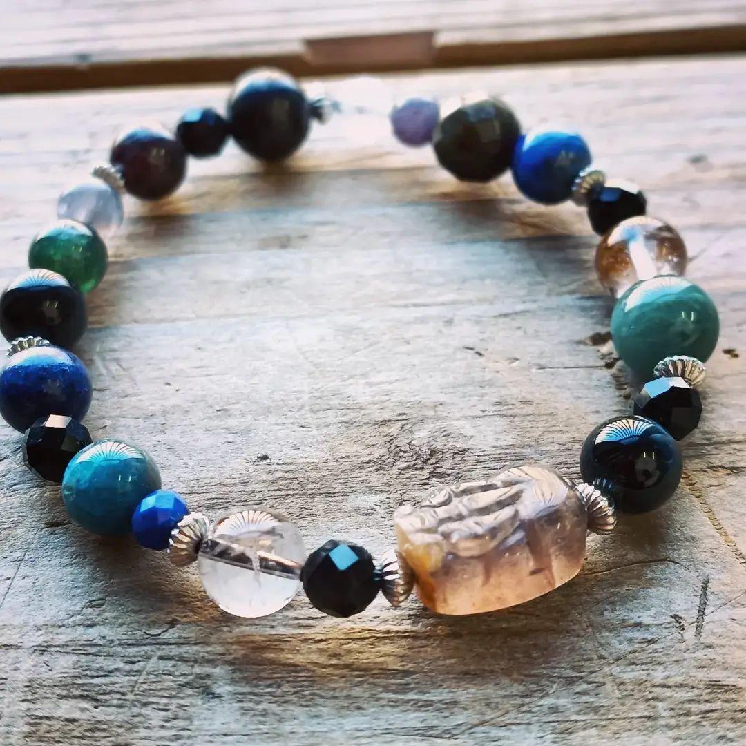 バイカラーフローライト貔貅＆ラピスラズリ、モリオン、グァテマラ翡翠のブレスレット