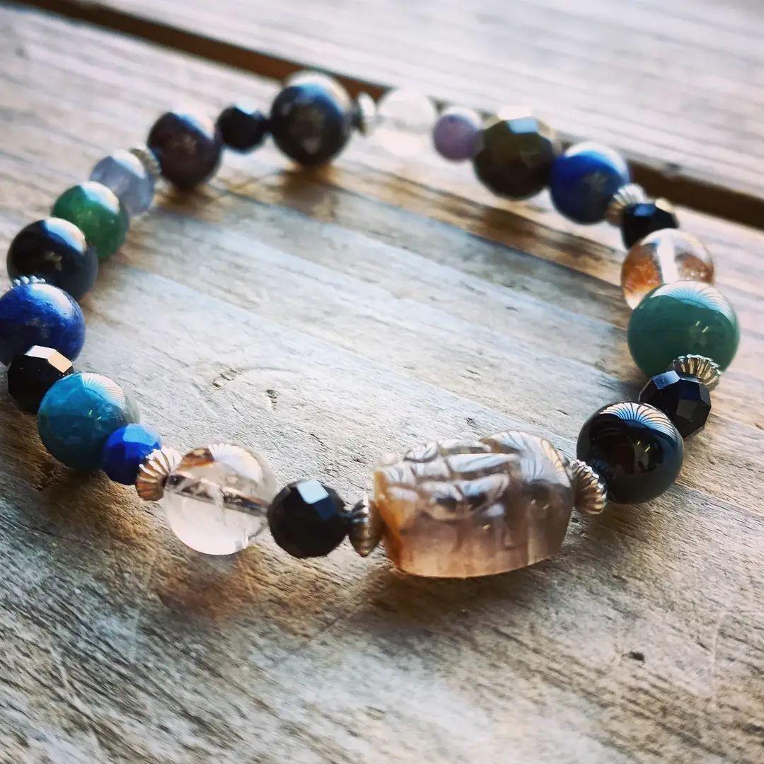 バイカラーフローライト貔貅＆ラピスラズリ、モリオン、グァテマラ翡翠のブレスレット