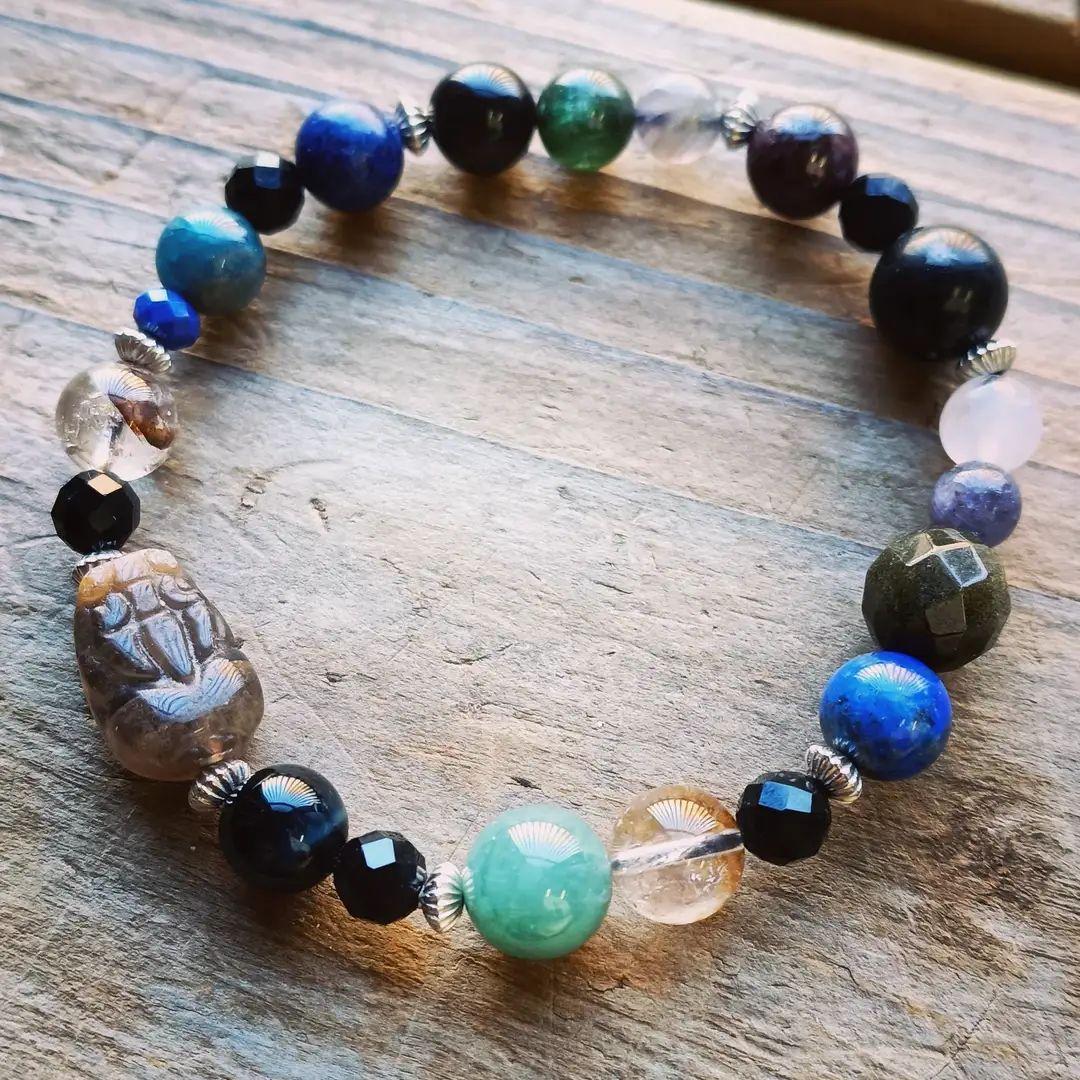 バイカラーフローライト貔貅＆ラピスラズリ、モリオン、グァテマラ翡翠のブレスレット