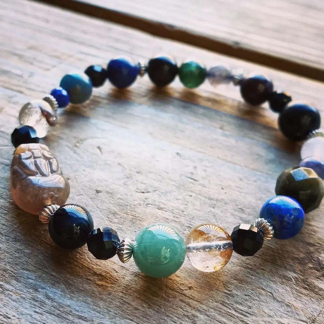 バイカラーフローライト貔貅＆ラピスラズリ、モリオン、グァテマラ翡翠のブレスレット