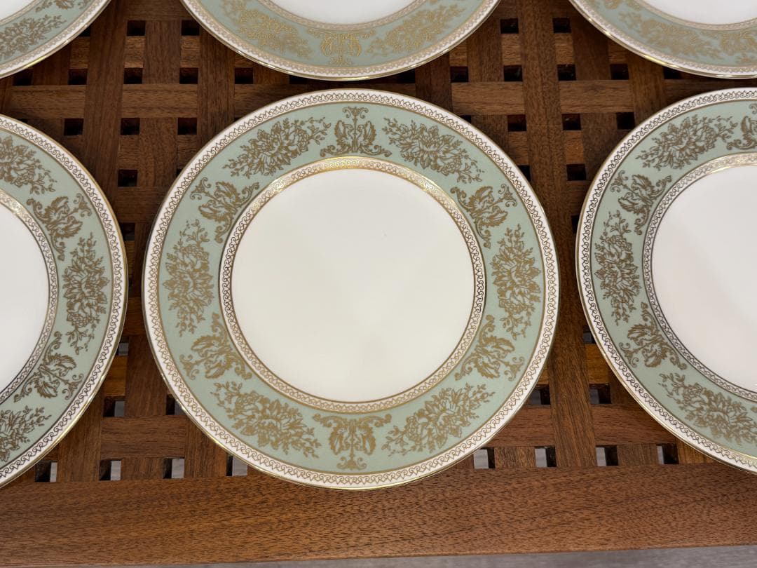 WEDGWOOD コロンビア セージグリーン ディナープレート(中) 黒壺マーク