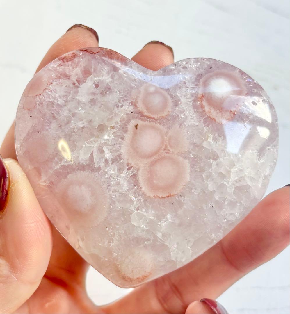 《レース模様・赤入り》ピンクアメジスト 桜瑪瑙 ジオード ハートカービング