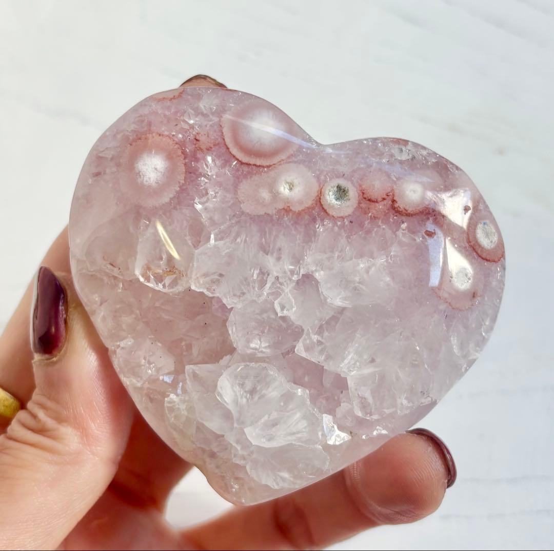 《レース模様・赤入り》ピンクアメジスト 桜瑪瑙 ジオード ハートカービング