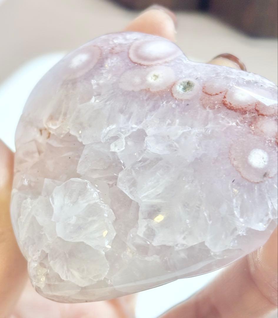 《レース模様・赤入り》ピンクアメジスト 桜瑪瑙 ジオード ハートカービング